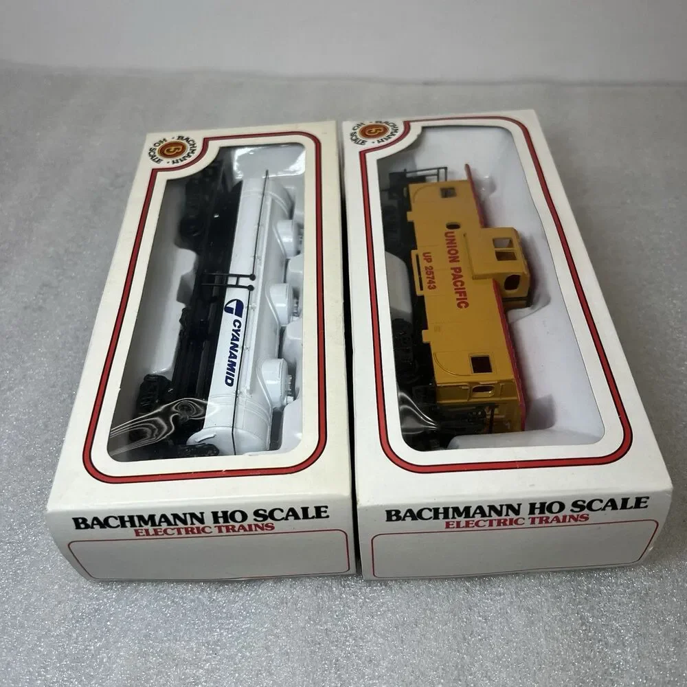 Lot Of 2 Bachmann HO Scale Train Car Pacific UP 25743 & American Cyanamid Tanker